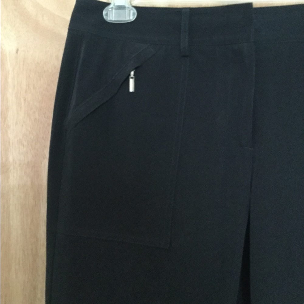 Tahari black cropped pants